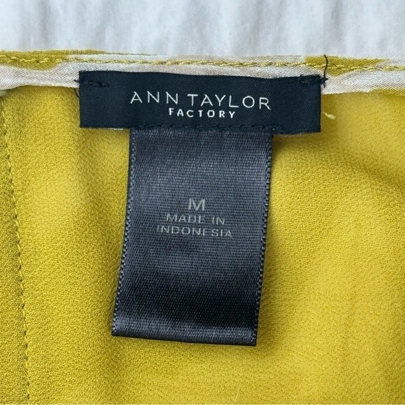 Ann Taylor Factory Long Sleeved Chartreuse Flowy Top - Size M - EUC - Picture 3 of 10